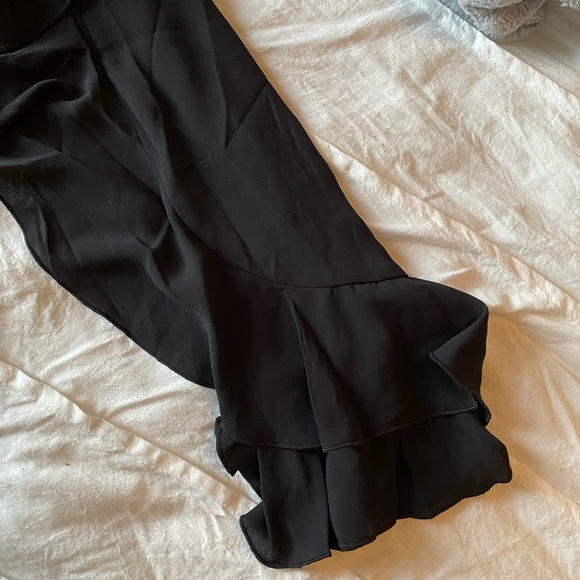 Scoop Long Ruffle Sleeve - Picture 3 of 5